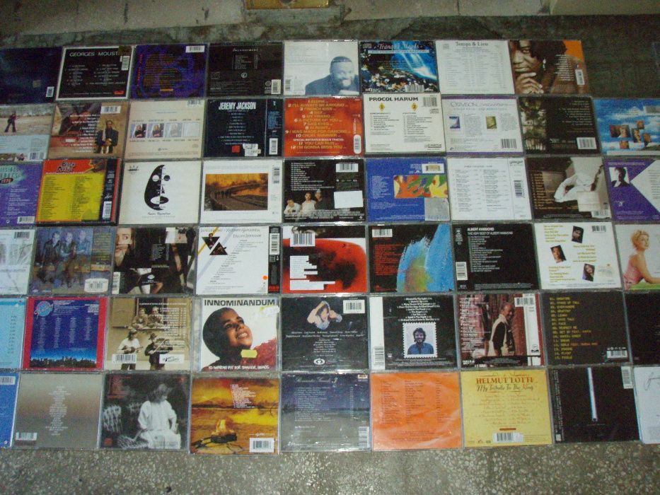 CD audio cu diferite genuri muzicale si artisti, setul unu