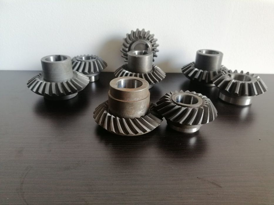 Pinioane cositoare Deutz Fahr elicoidale Germania