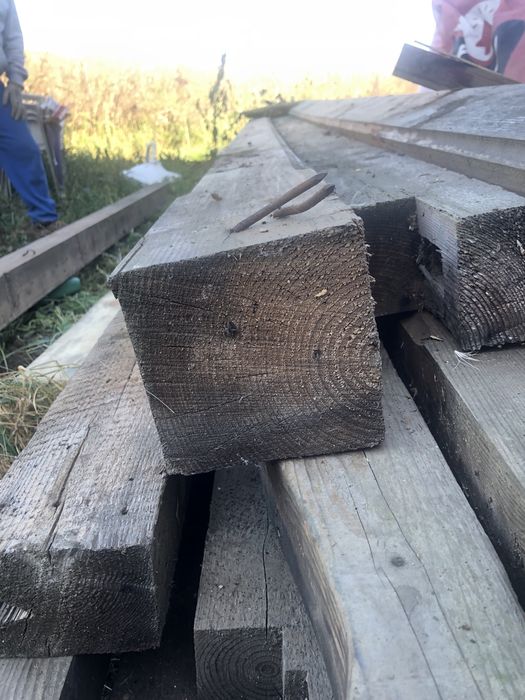 Lemn din demontarea unei cabane