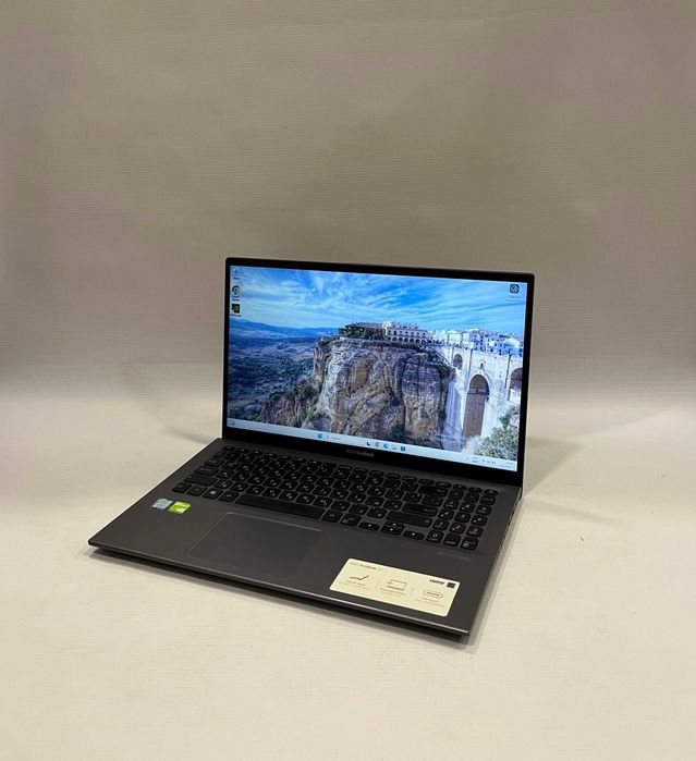 Лаптоп ASUS VivoBook 15, Intel Core i7 8550U, MX 130 2GB, 20GB ram