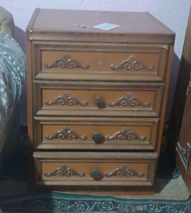 Komplekt shkaf va  javonlar holati oʻrta