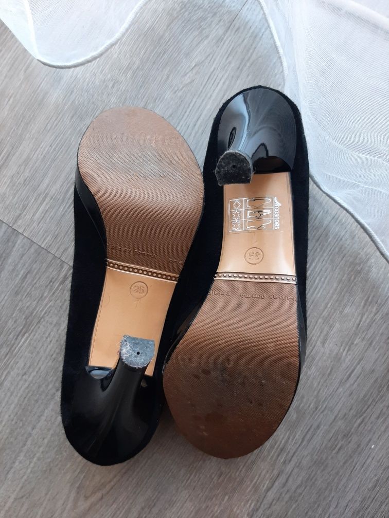 Pantofi de ocazie cu toc piele intoarsa marime 35