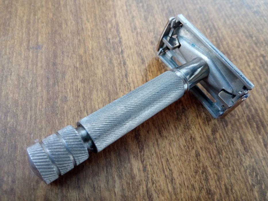 Винтидж метална самобръсначка