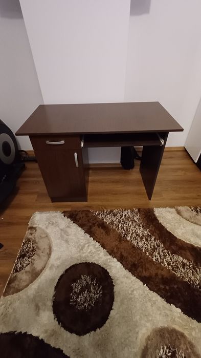 Vand birou in stare f. buna (ca nou)