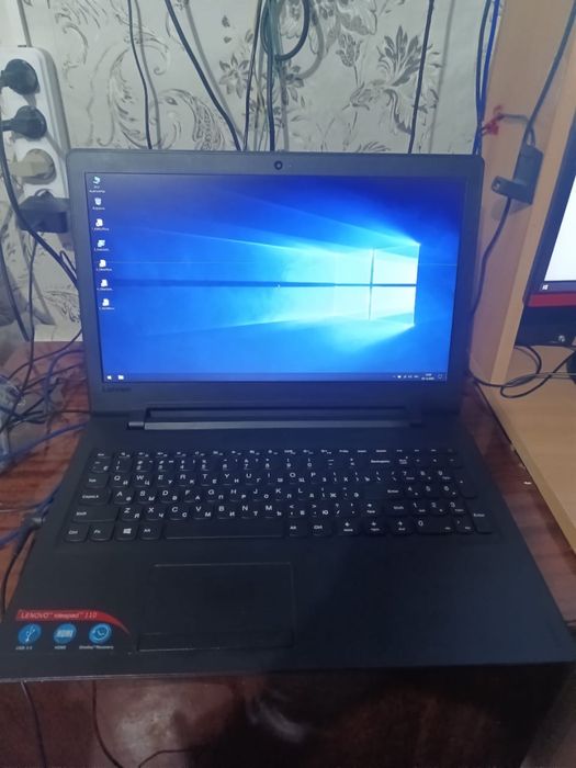 Продам поддержаный ноутбук