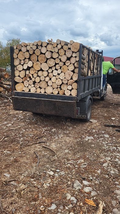 Vând lemne de foc secționale bucuri. Sau buștean