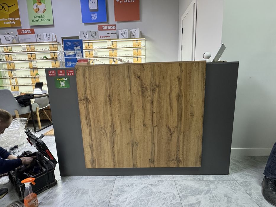 Продам ресепшен для офиса, салона красоты. Стильный и функциональный.