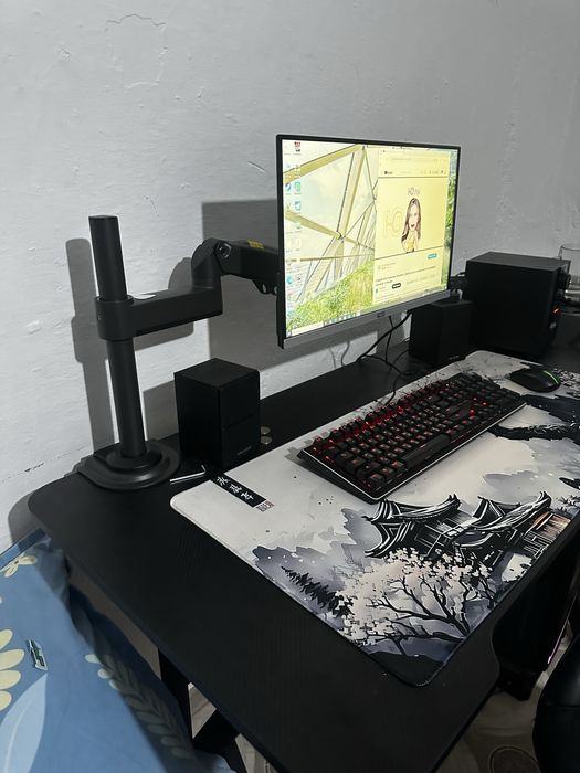 Монитор QMAX 24”