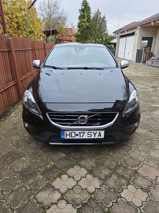 Volvo V40 - R Design
