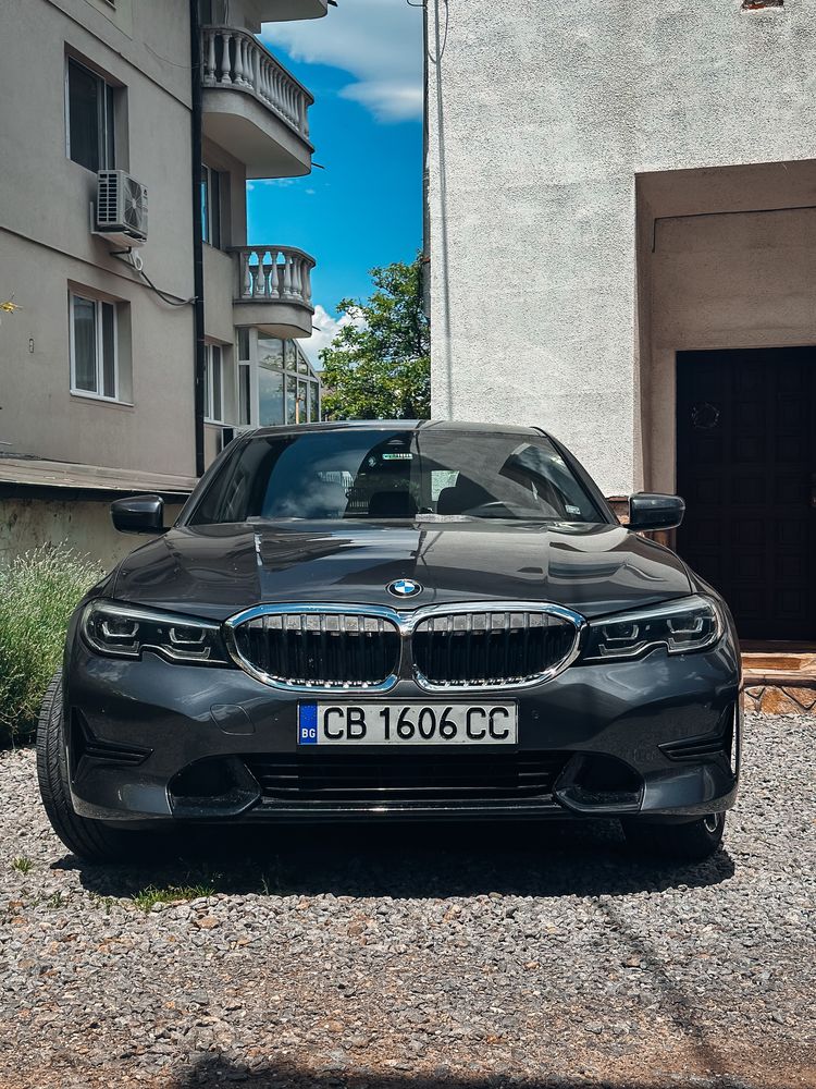 BMW 330i / XDrive / Sport Line / Камера / FULL LED / Подгрев