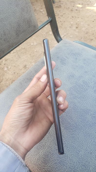 Honor x9b zo‘r rangi qora