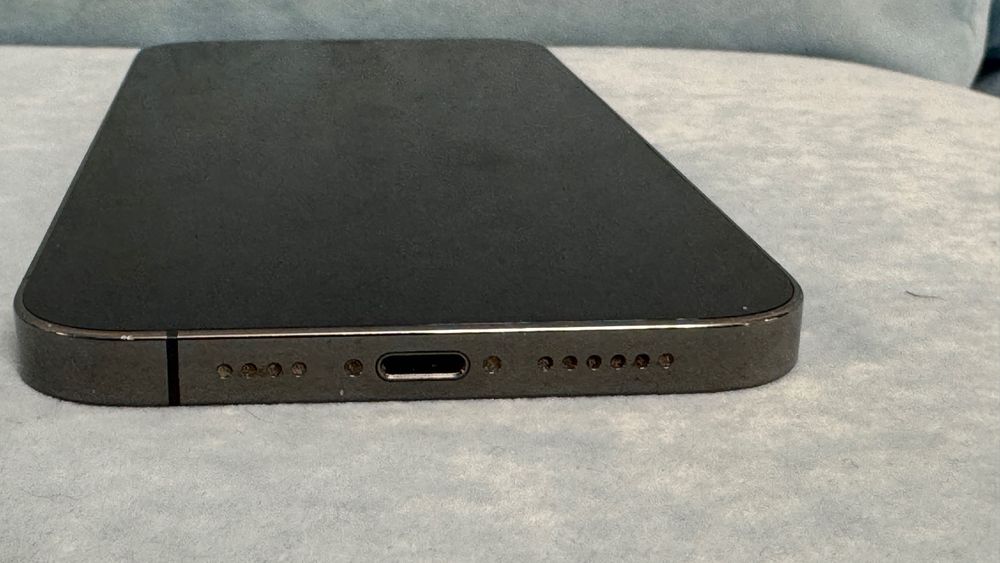 Перфектен Iphone 12 Pro Max 128 Graphite