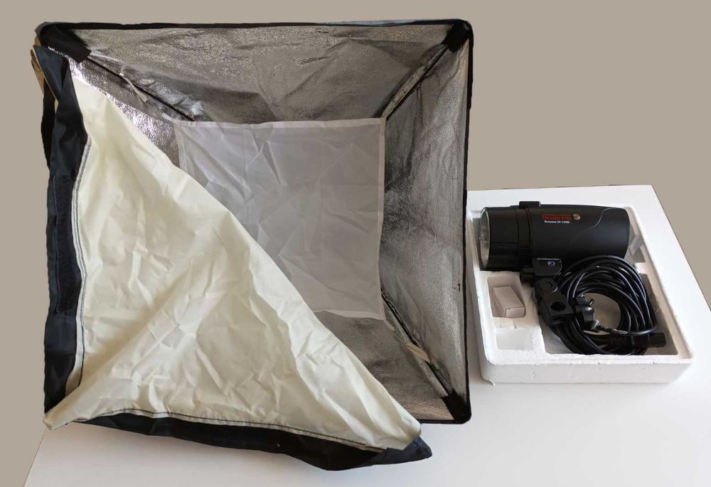 Фото аксесоари: светкавица, статив, лайтбокс, жираф, стойка