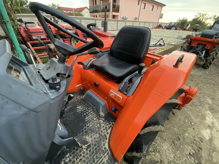 Tractor japonez Kubota GL 4x4 cu freza si incarcator frontal
