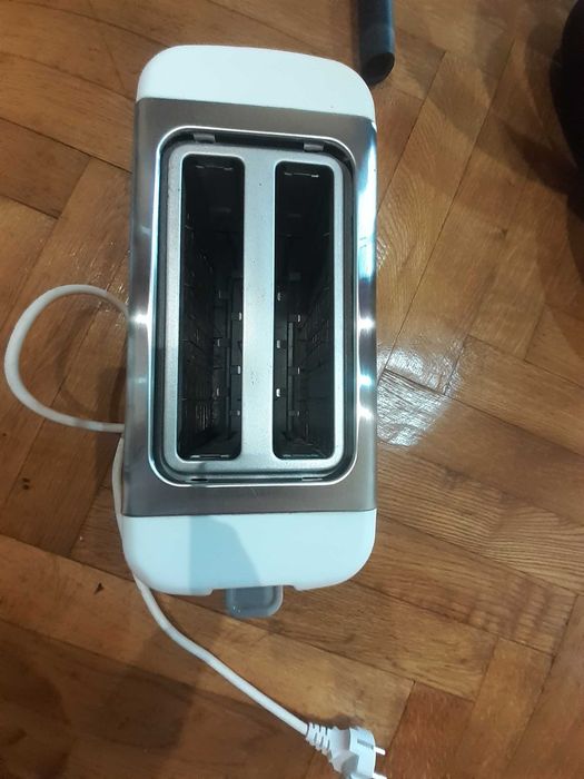 Prajitor de pâine Philips  si ceas electronic