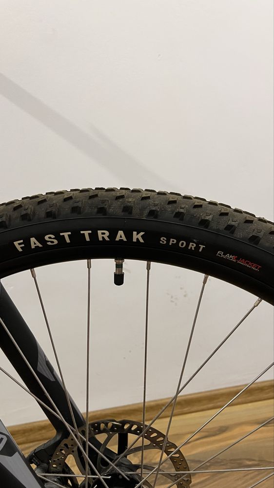Велосипед 29 Specialized Rockhopper