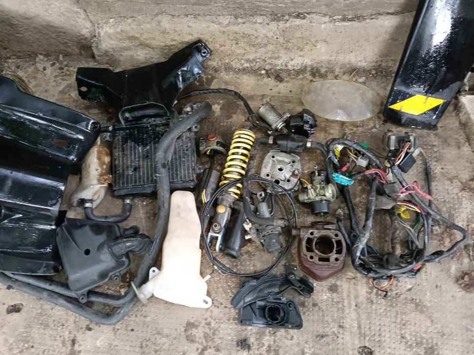 Vând scuter Yamaha Aerox înscris, functional