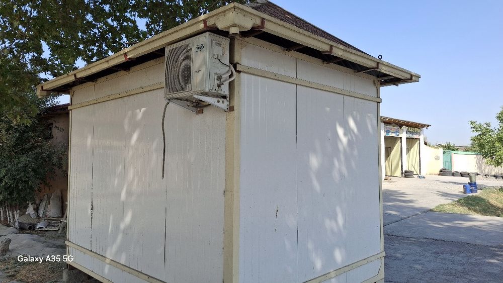 Kuchma butka sotiladi razmeri 3x4 metr  senvich paneldan yasalgan.