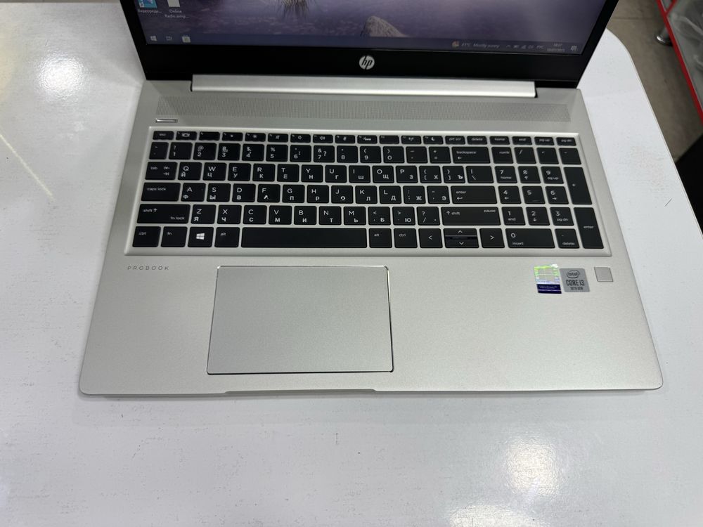Hp core i3-10 avlod 8/256 metal korpus barmoq izi bor klavyatura yonad