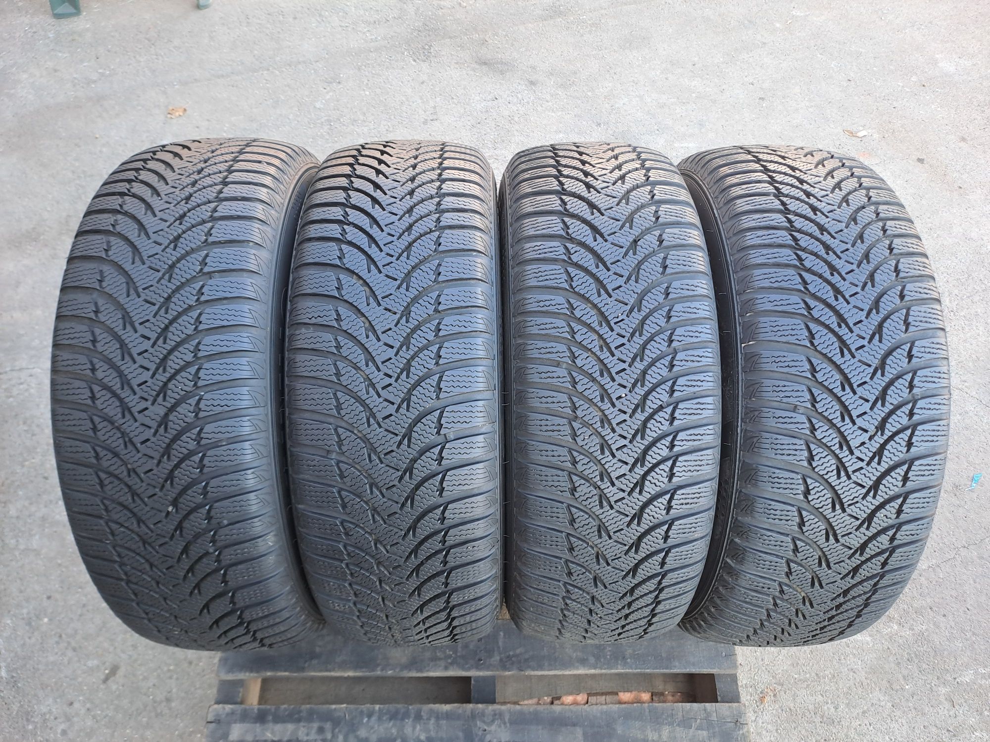 4бр. Почти Нови 225/60/16 Kumho Wintercraft