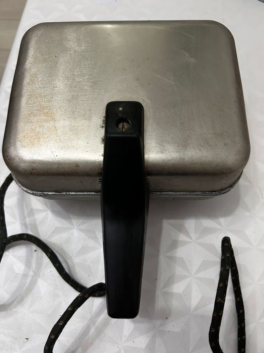 Продам советскую вафельницу