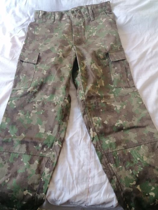 Pantaloni combat noi