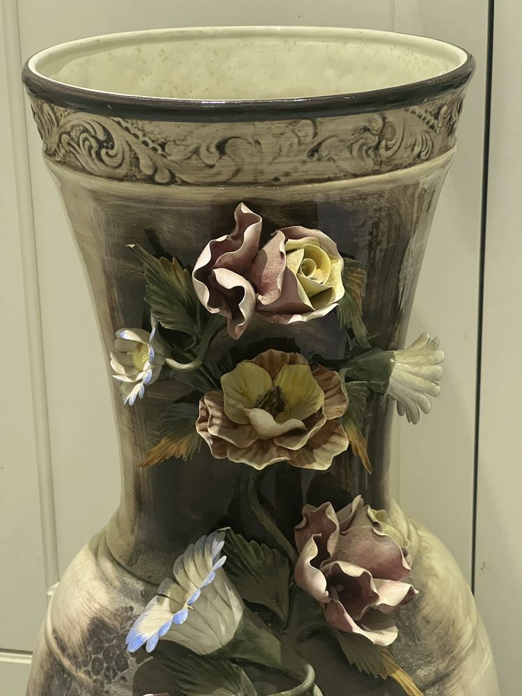 Огромна ваза Capodimonte 56 см