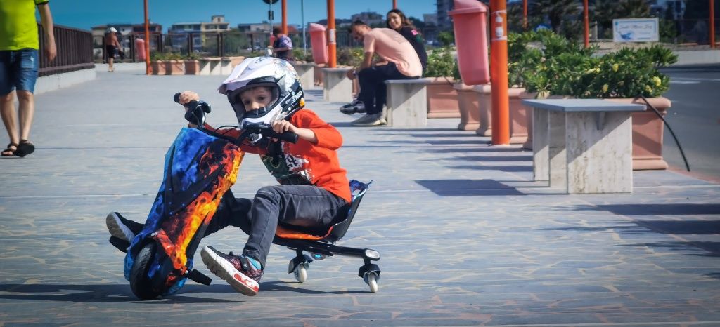 Tricicleta electrica drift pentru copii, Trike, folosita foarte putin