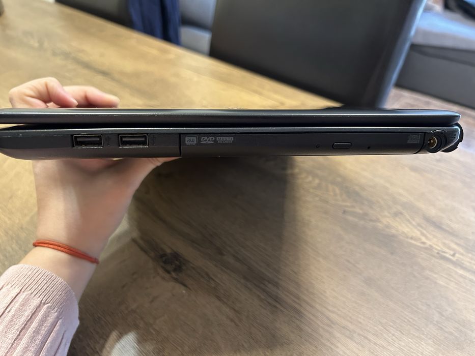 Лаптоп Acer Aspire E1-570