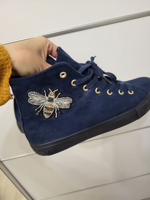 Teniși  imblaniti  unicati