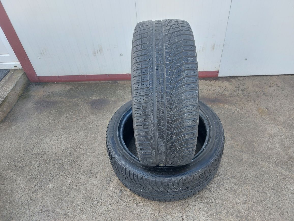 150 lei bucata! Doua anvelope M+S/IARNA 245 45 19 Hankook