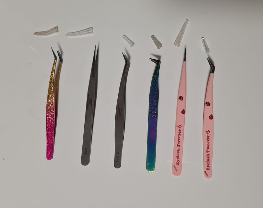 Vând pensete în stare noua