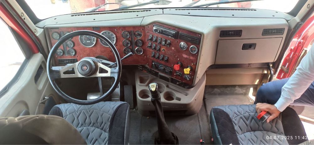 Срочно продаётся тягач International 9200i