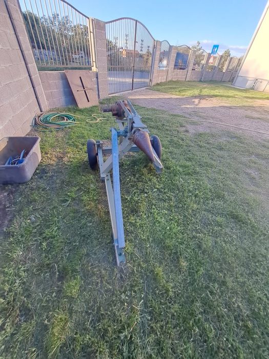 Vând despicător lemne.