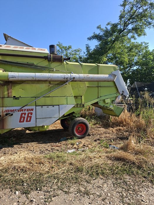 Combina Claas Dominator 66