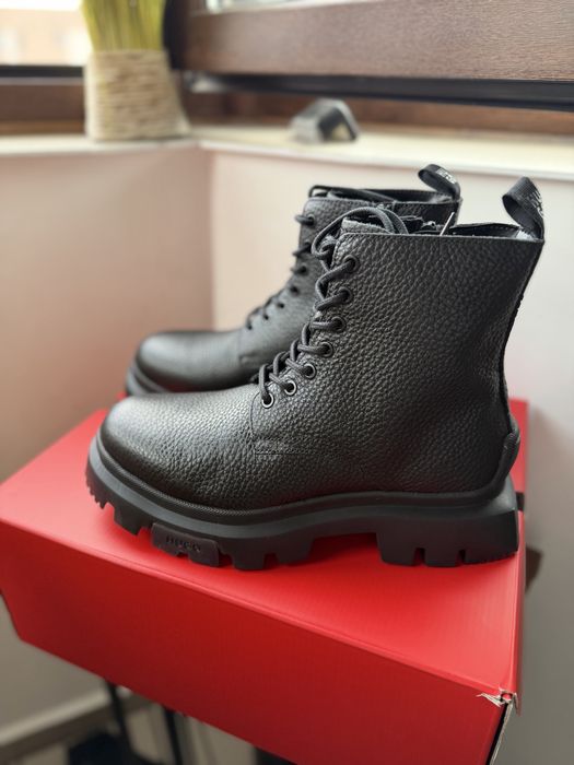Hugo Fabyan ghete/bocanci din piele neagra marimea 41 noi originali