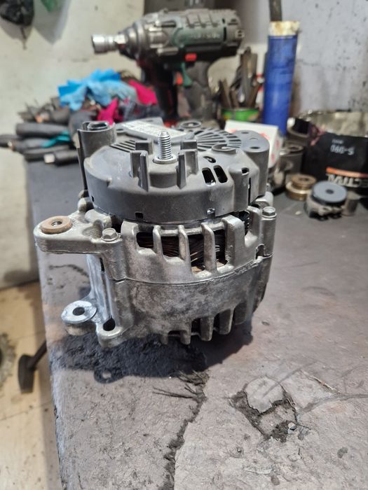 Алтернатор( динамо) 150 A VALEO TG15C095 / Audi A4, Q5