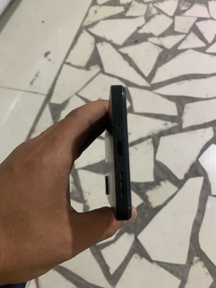 Redmi 13c 8/256 sotiladi srochna