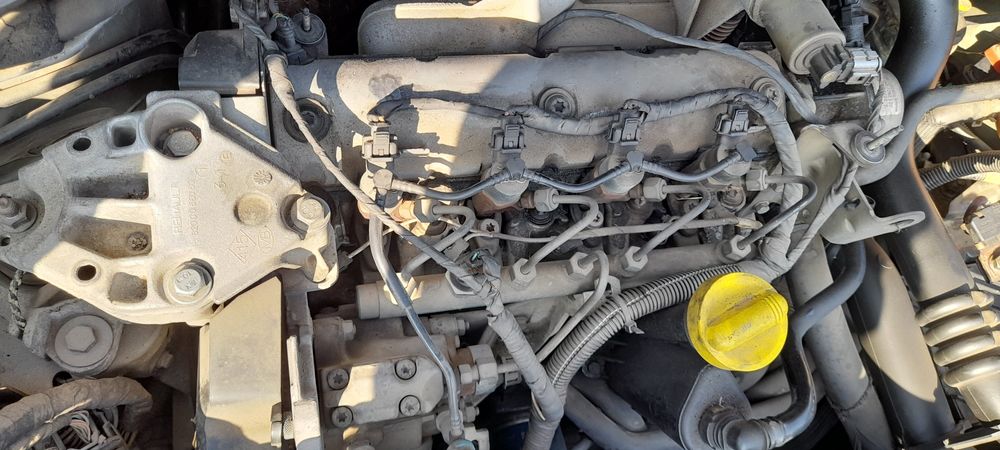 Vând anexe motor 1.9 dci renault trafic.megane