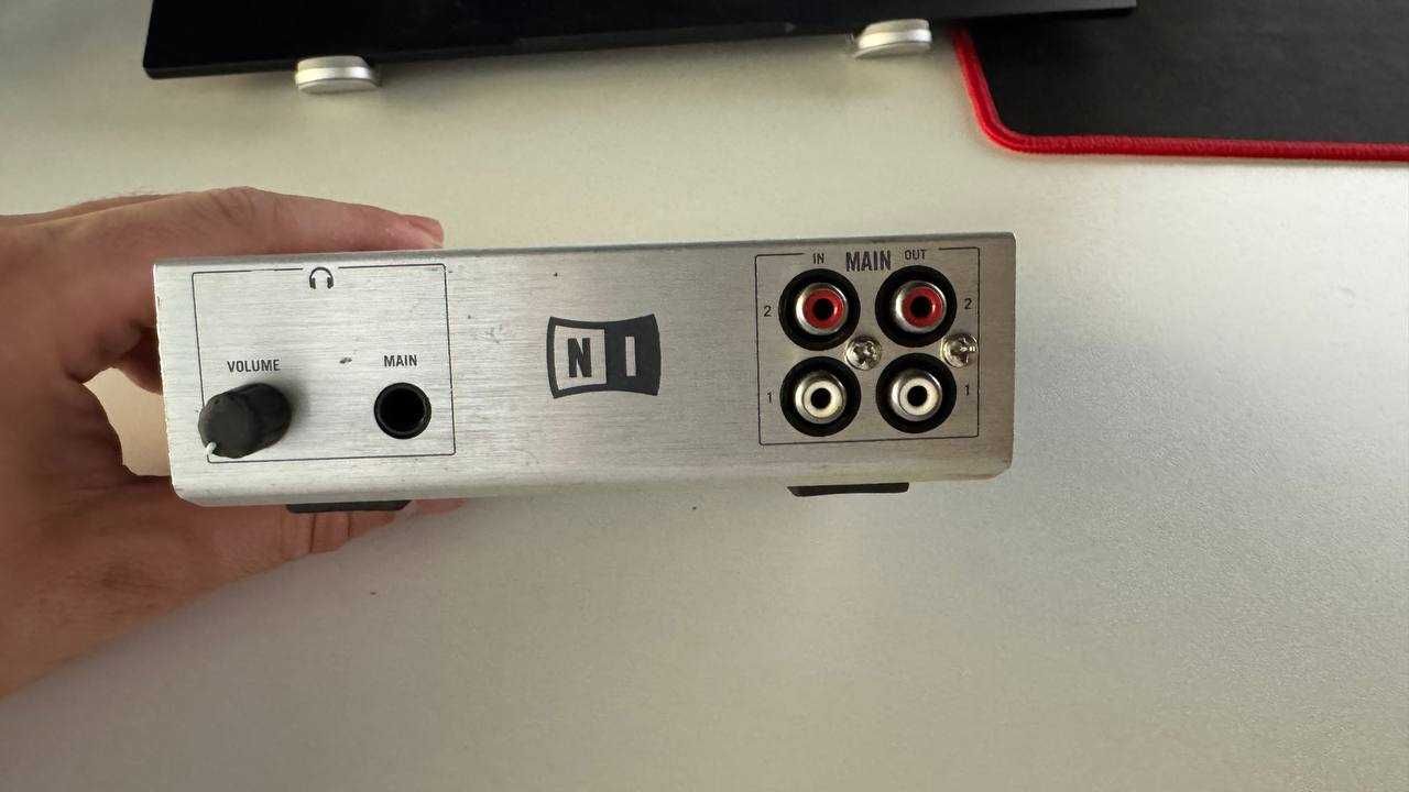 Аудио интерфейс Traktor audio 6