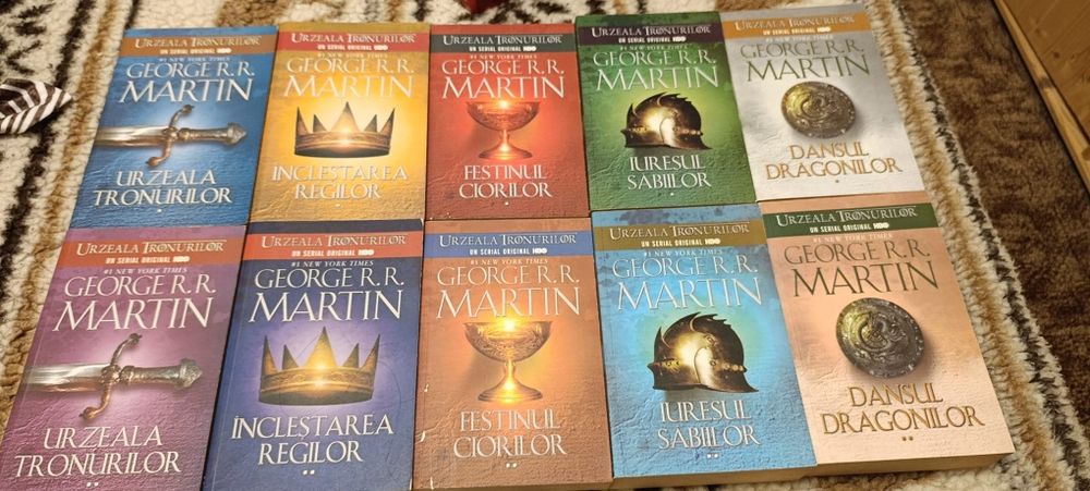 Seria Cantec de gheata si foc completa