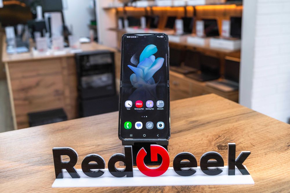 Samsung GALAXY Z FLIP 4 256GB Черный Магазин Red Geek