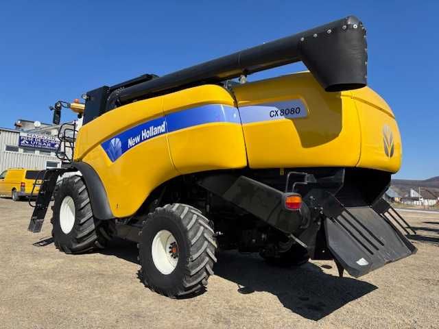 Combina agricola New Holland CX8080
