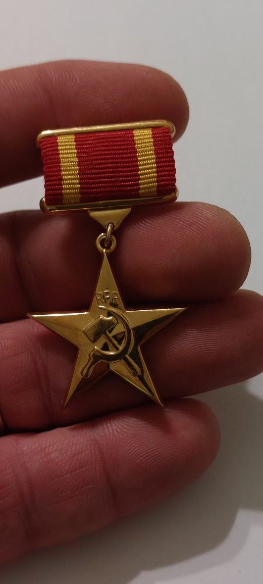 Rară - Medalia "Secera si Ciocanul", RPR din argint marcat - "Erou al