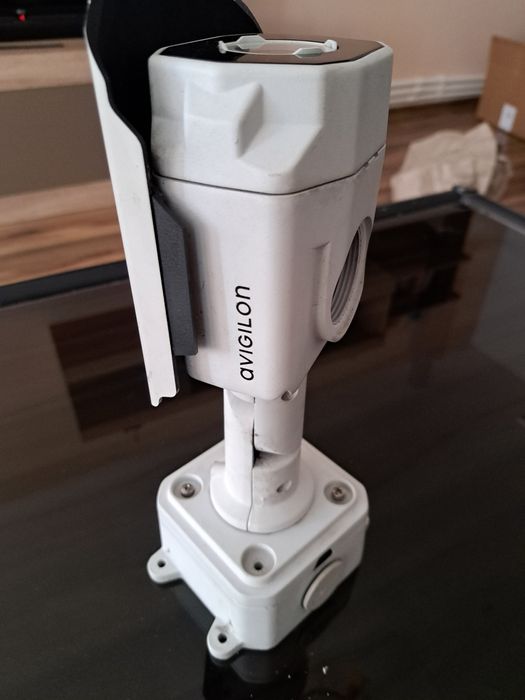 Camera de supraveghere Avigilon 2.0W-H3-BO1-IR.