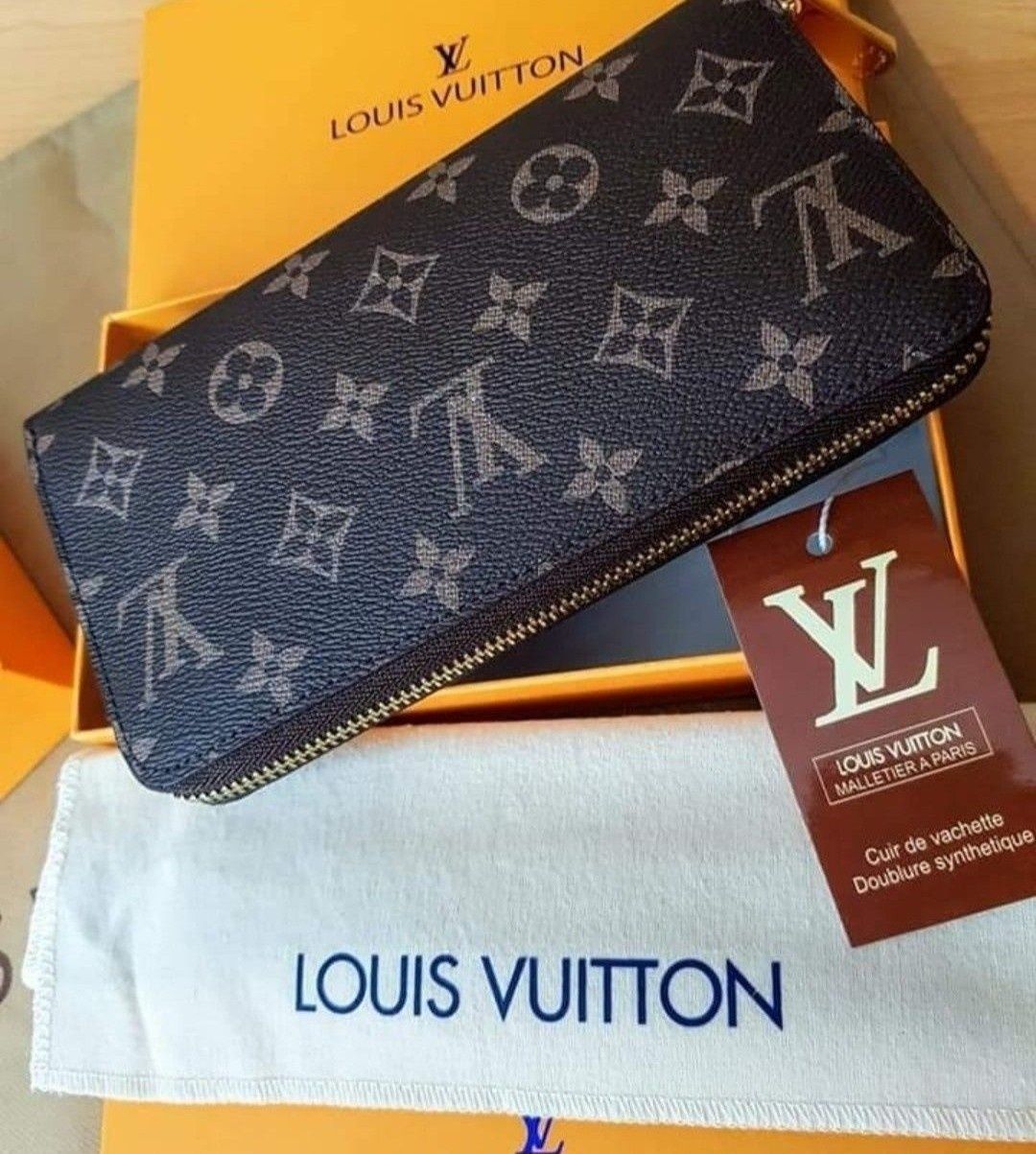 Set Louis Vuitton 3 articolele (geanta+portofel +curea),etichetă, sacu