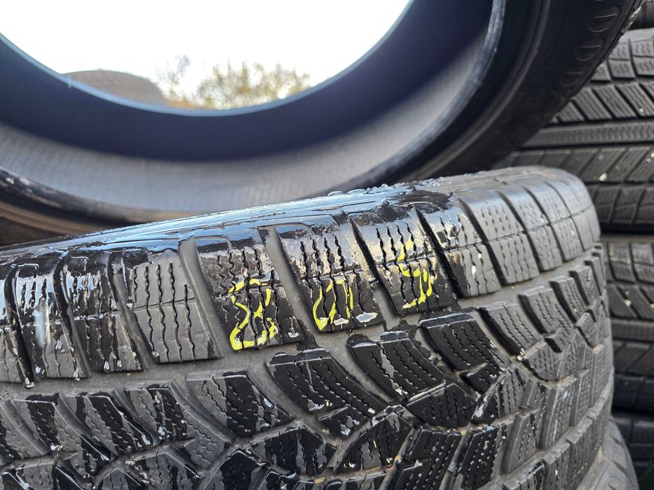 4бр Зимни гуми 225 55 18 - Goodyear