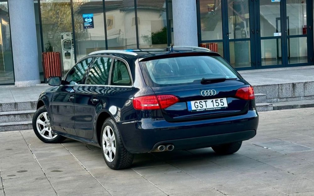 Audi a4 b8  2.0 143 automat 8+1