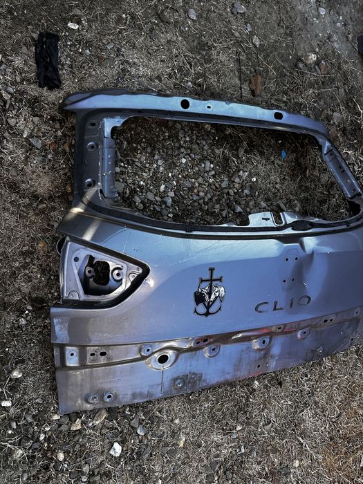 Hayon renault clio 4 break.