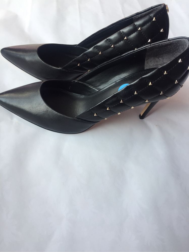 Guess официални обувки